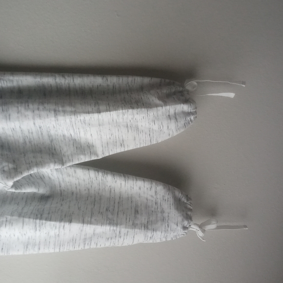 Bobbie Brooks Capri - Picture 9 of 10